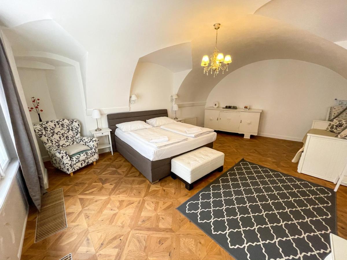 U Obecniho Dvora - Old Town Apartment Praha Bagian luar foto